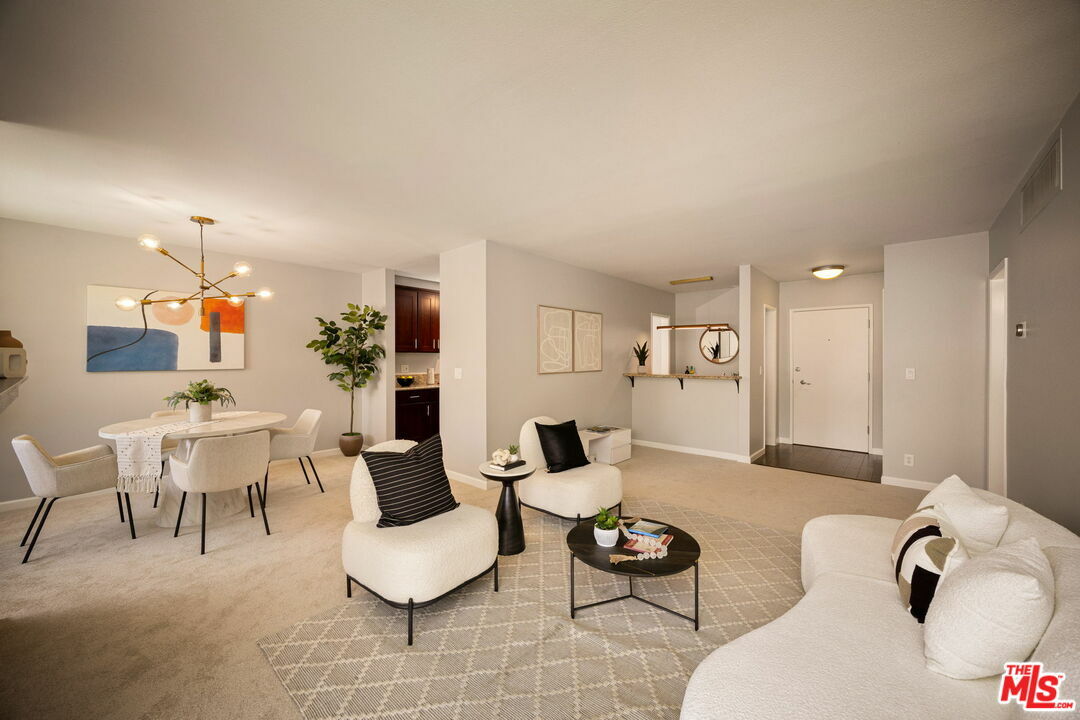 Property Photo: 927 N Kings Rd CA 90069