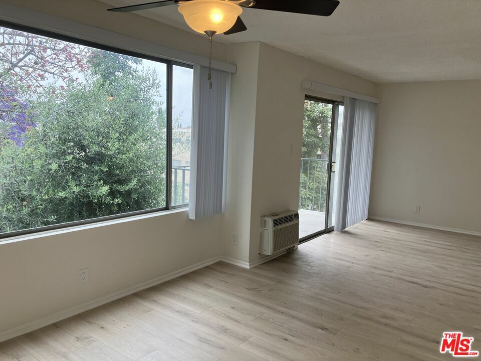 Property Photo: 7521 Hampton Ave CA 90046