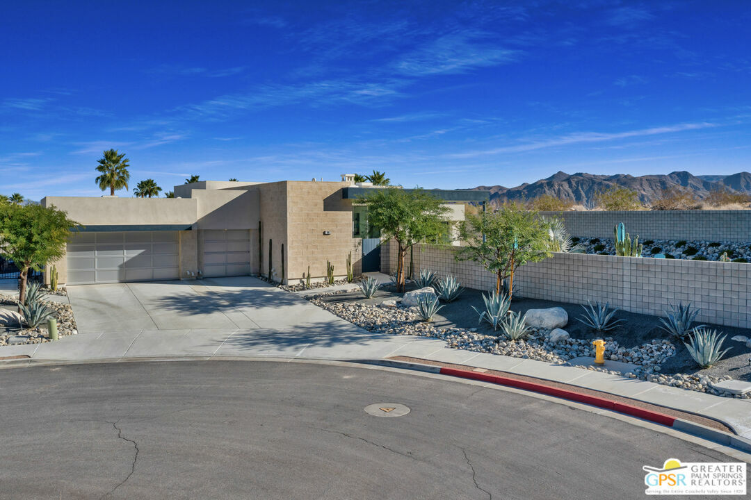 586 Polaris Ct  Palm Springs CA 92264 photo