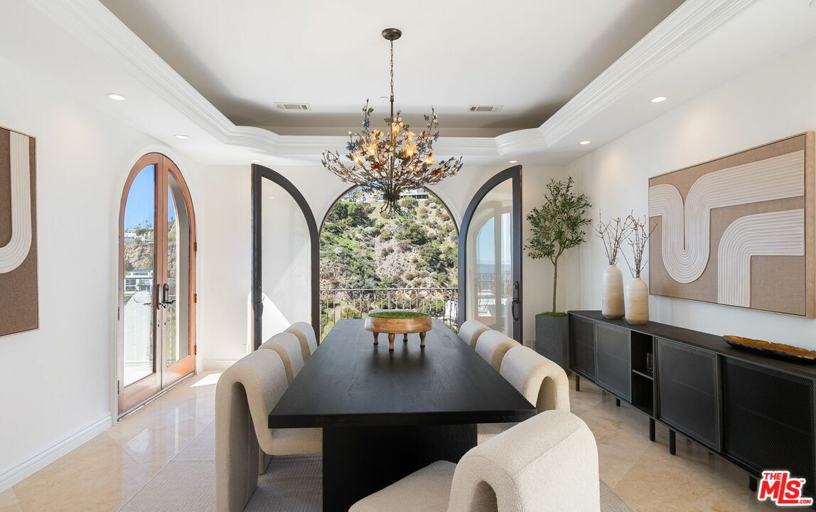 Property Photo: 8027 Floral Ave CA 90046
