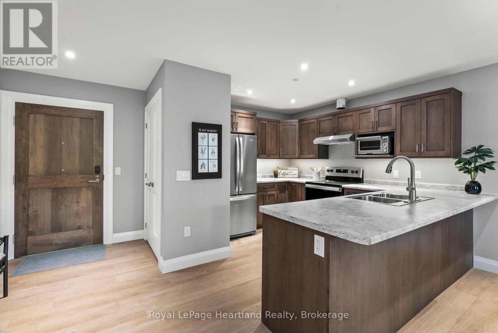 Property Photo: 187 Victoria Street West 406 ON N0G 2W0