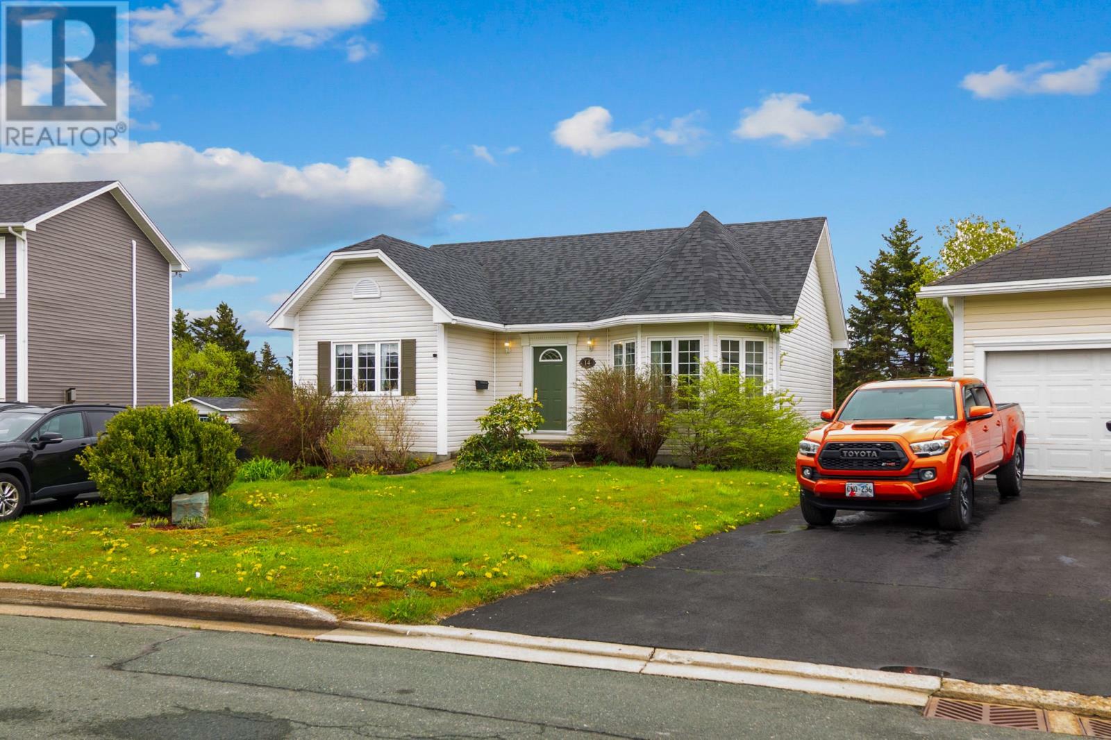 Photo de la propriété: 14 Harlequin Crescent NL A1N 5E4