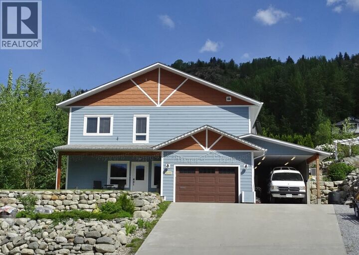 2475 Colin Crescent  Trail BC V1R 4T4 photo
