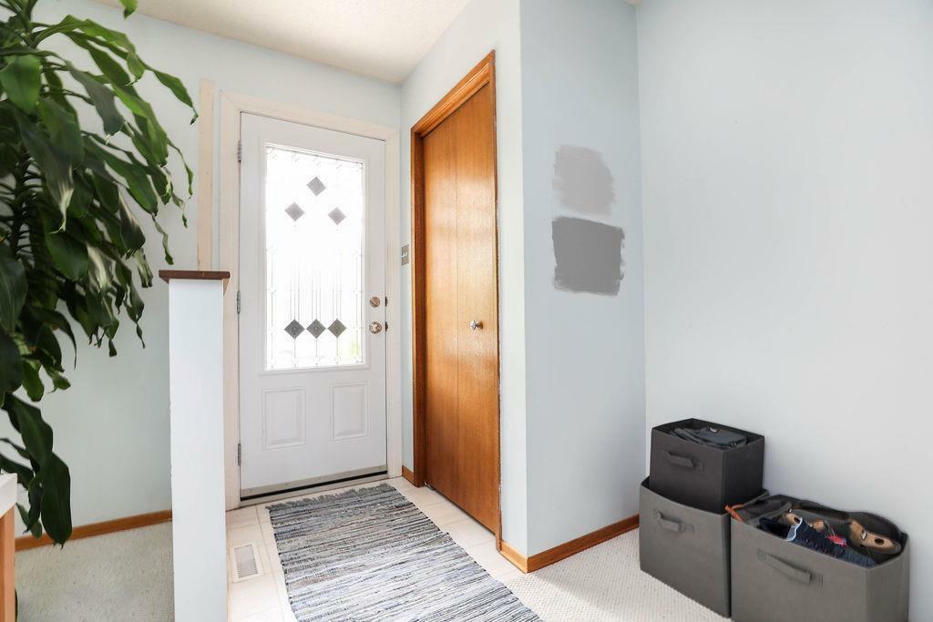 Property Photo: 93 Vivian Avenue MB R2M 0E6