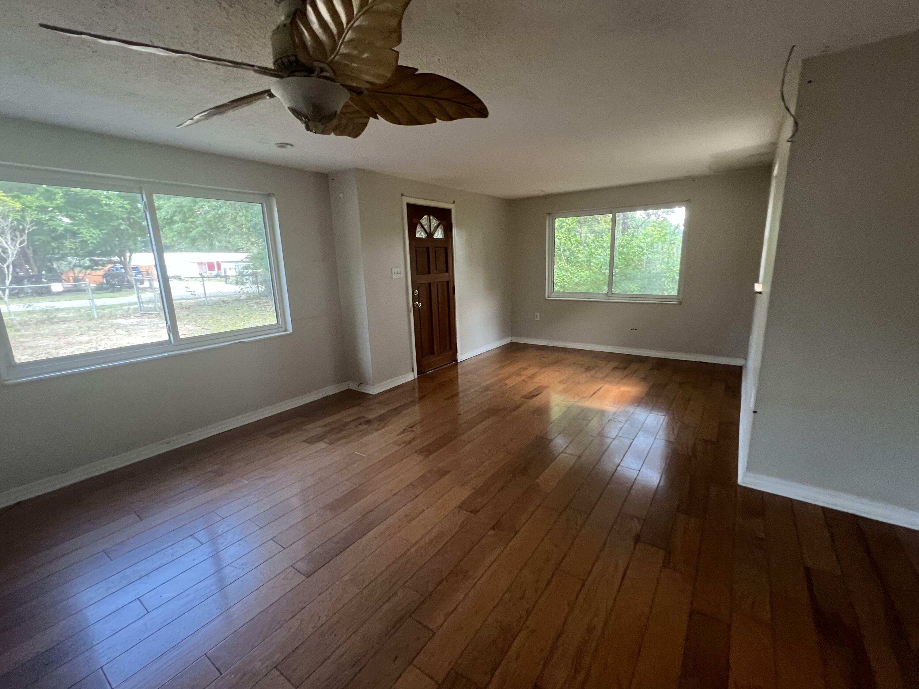 Property Photo: 4307 7th Avenue FL 32571