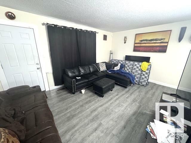 Photo de la propriété: 692 Abbottsfield Road NW AB T5W 4R4