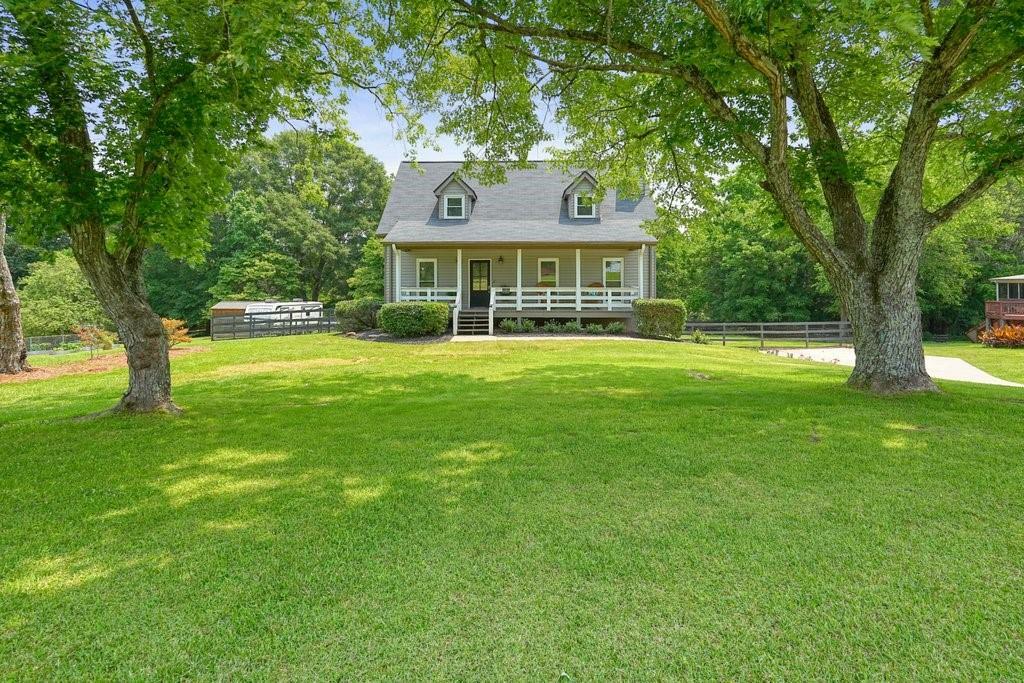 Property Photo: 117 Village Court GA 30188