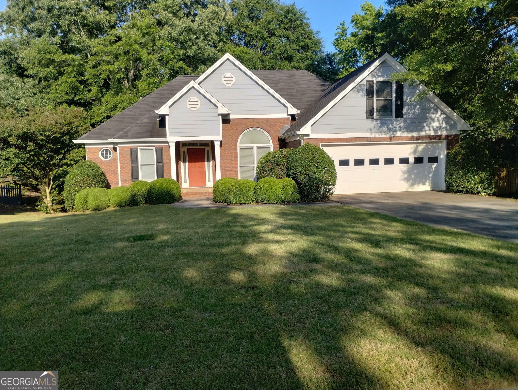 Property Photo: 35 Knollwood Place GA 30014