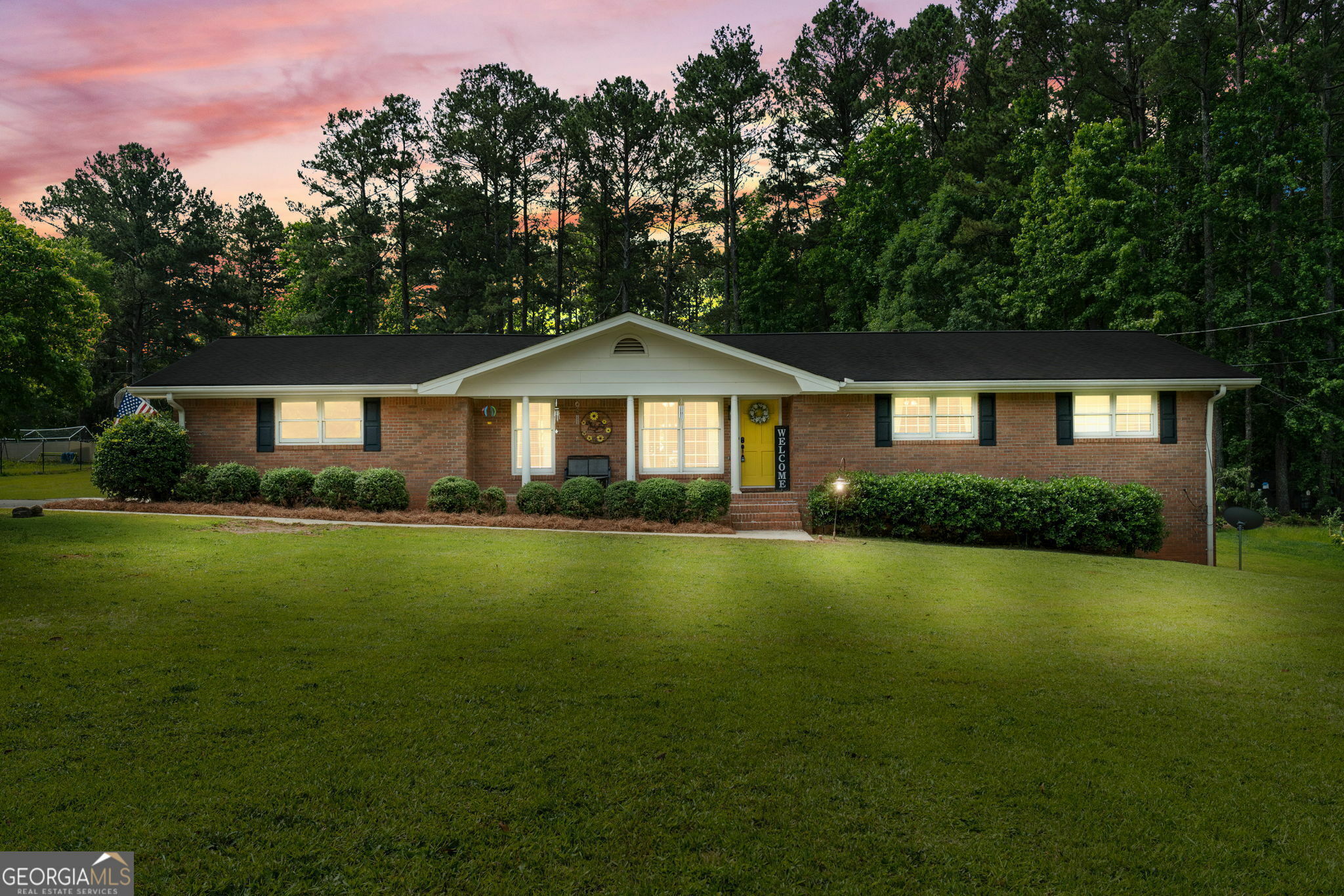 Property Photo: 8070 Johnson Road GA 30268