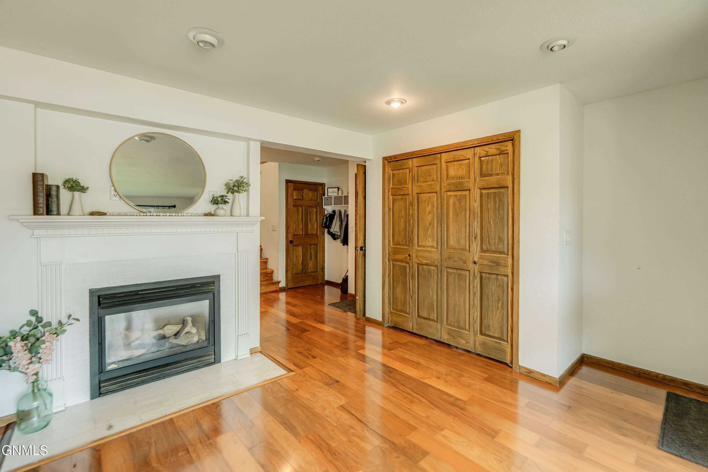Property Photo: 325 Weatherby Way ND 58503