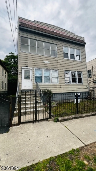 Property Photo: 333 E 22nd St 3 NJ 07514