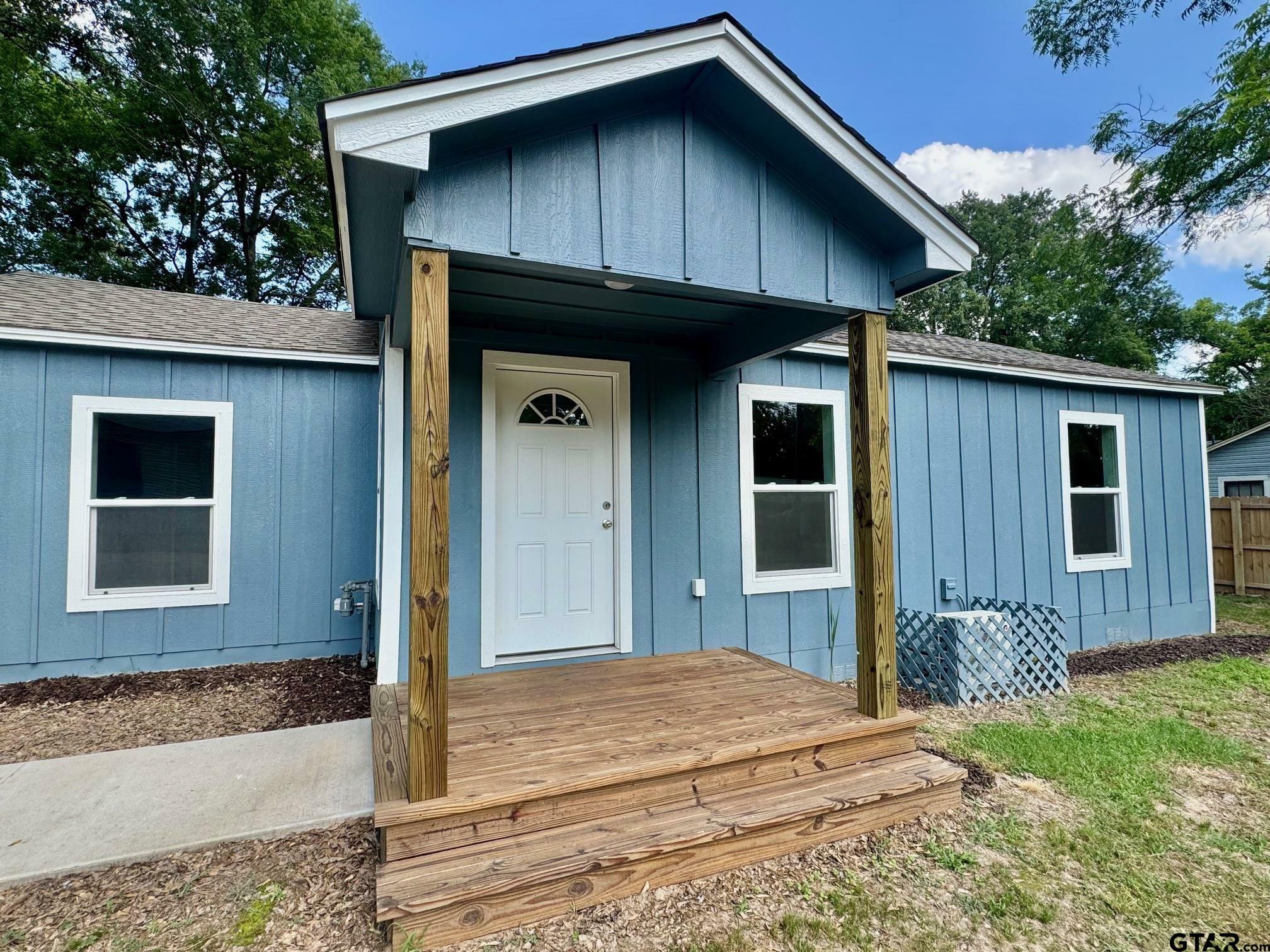 Property Photo: 403 S Post Oak TX 75494