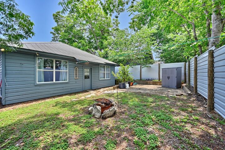 Property Photo: 213 N Austin Street TX 77833
