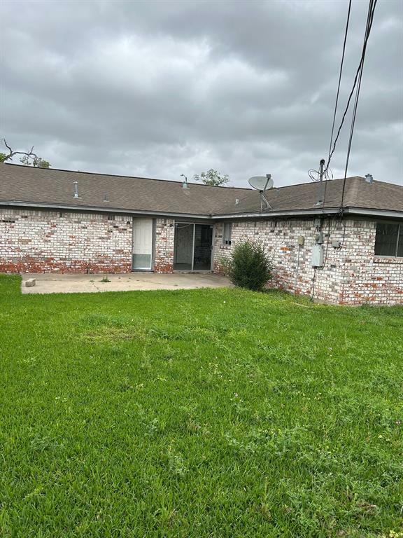 Property Photo: 4315 Woodmont Dr TX 77045