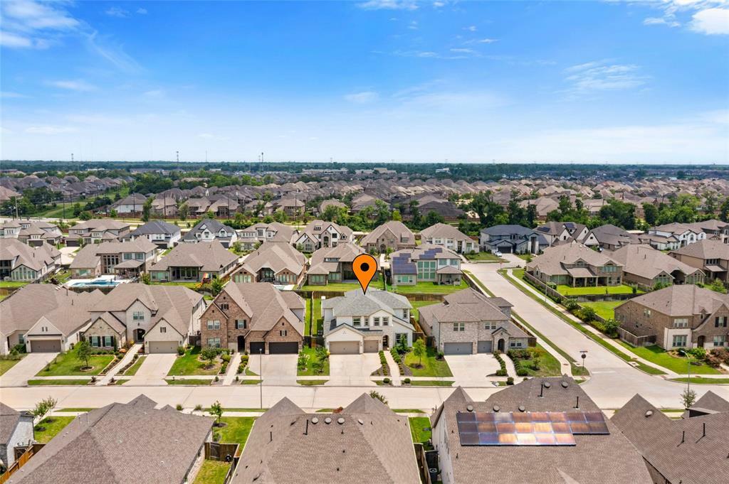 Property Photo: 9923 Golden Woods Drive TX 77459