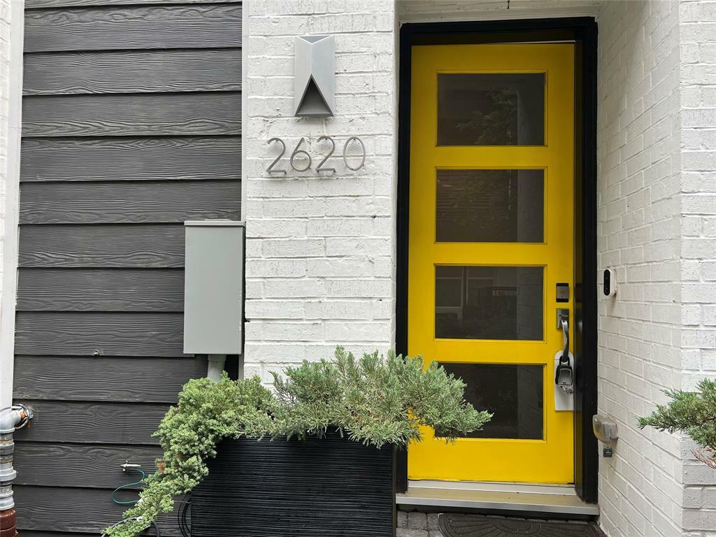 Property Photo:  2620 Rusk Street  TX 77003 