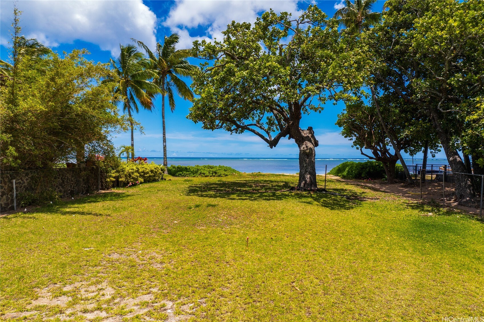Property Photo: 240 Paiko Drive HI 96821