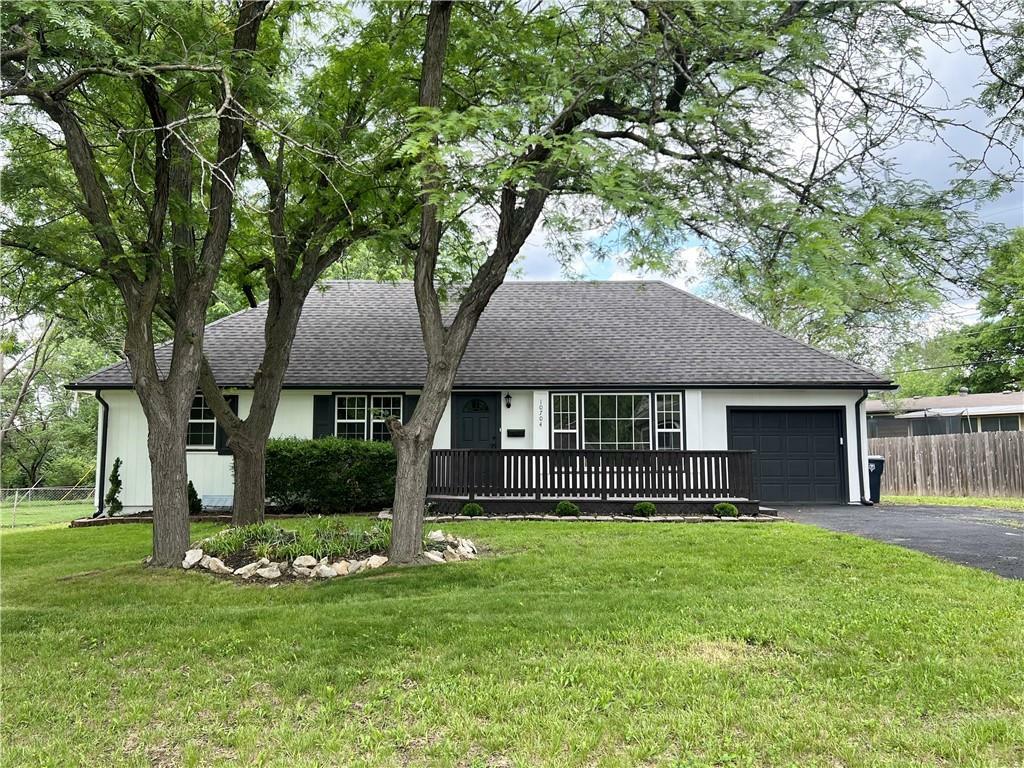 Property Photo:  10704 Mersington Avenue  MO 64137 