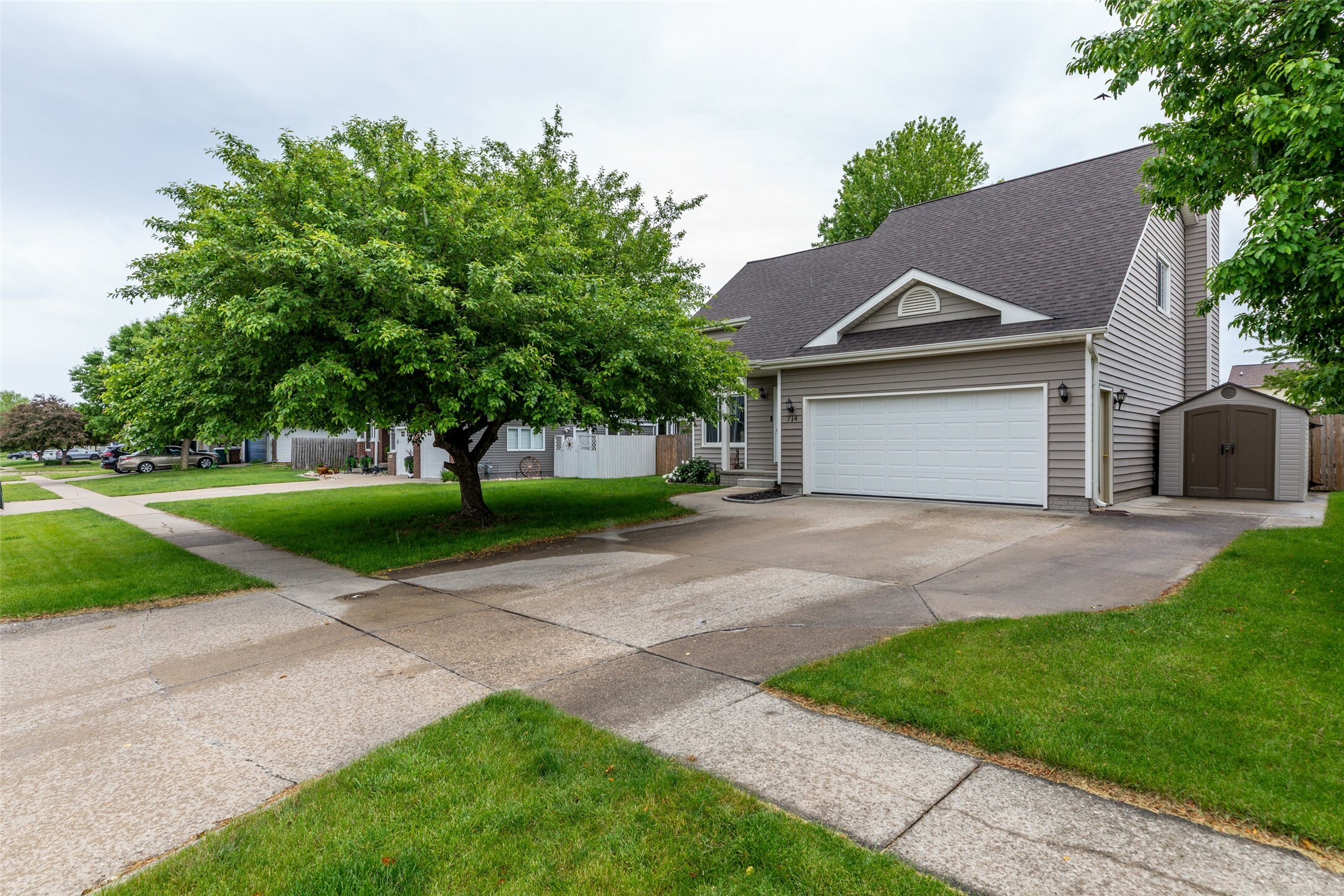 Property Photo: 714 SE Dolan Drive IA 50111