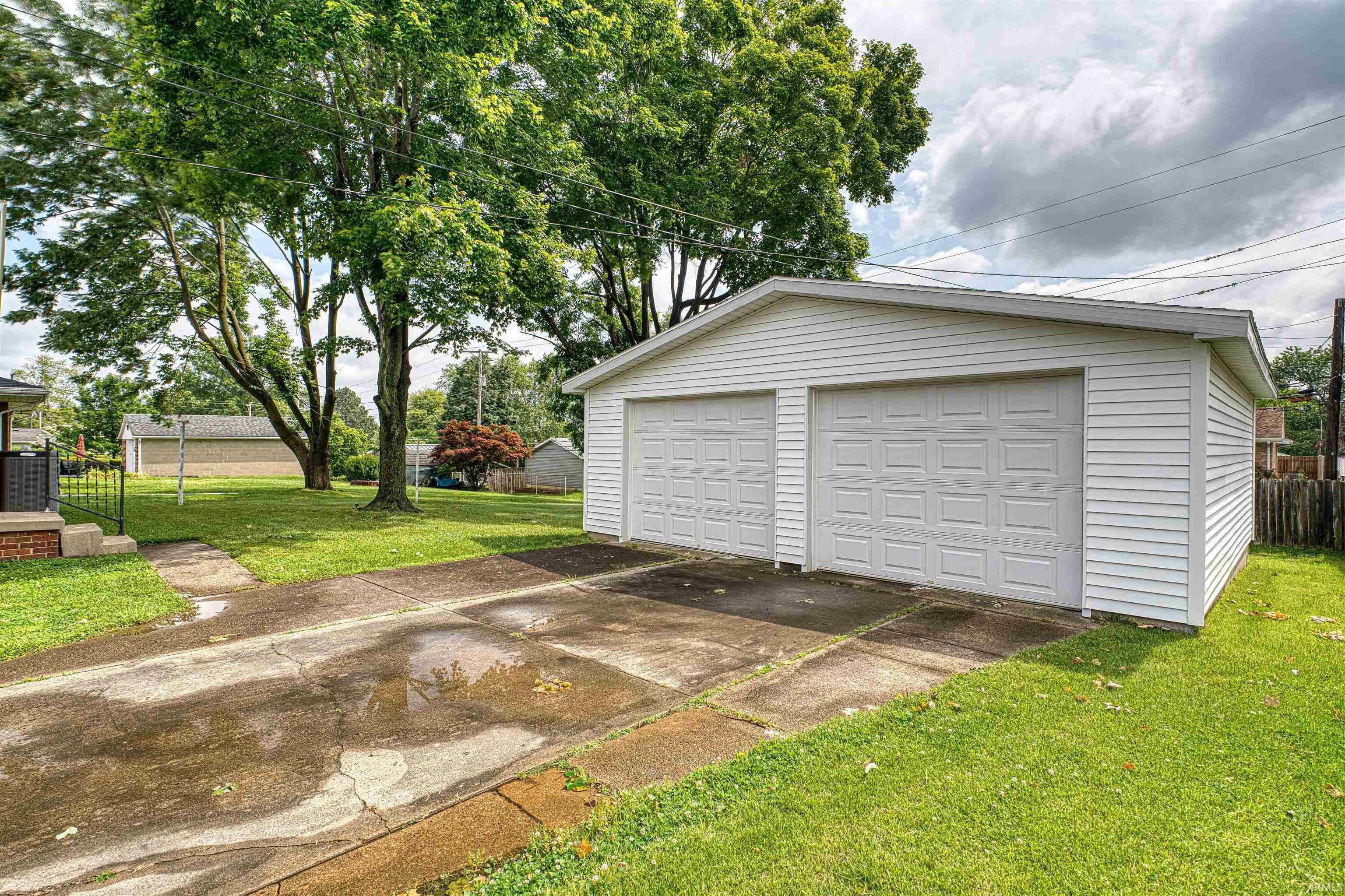 Property Photo:  5401 Elmhurst Drive  IN 47711 