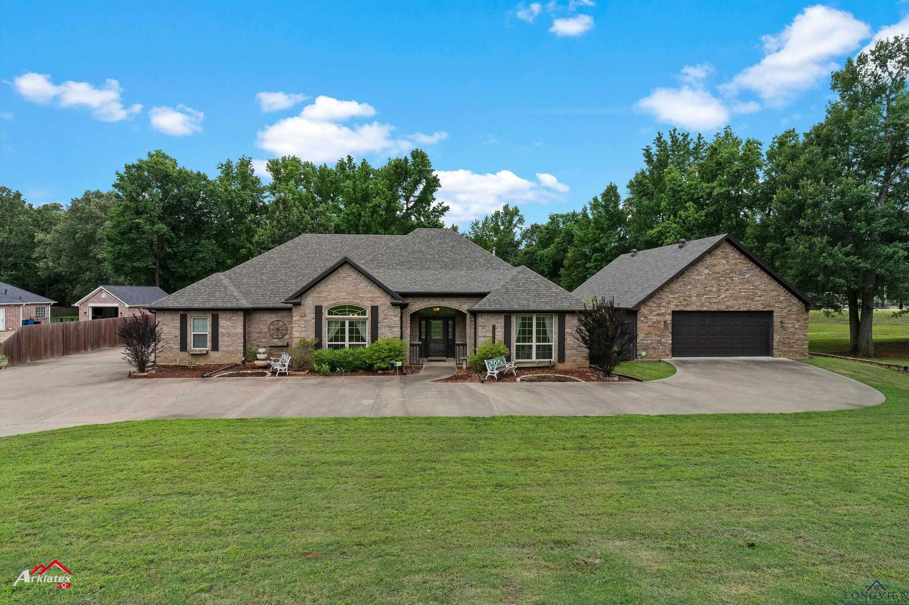 Property Photo: 2702 Houston St TX 75662