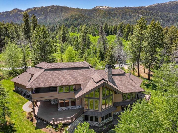 Property Photo:  690 Discovery Drive  ID 83615 