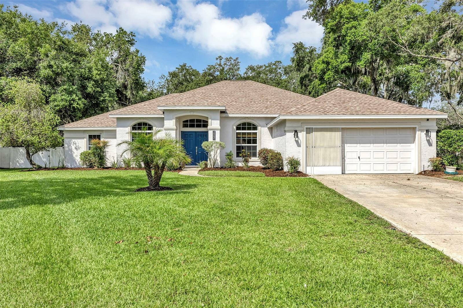 Property Photo: 34231 Shadewood Circle FL 34788