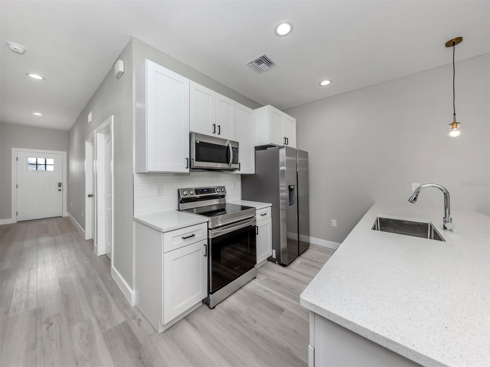 Property Photo:  12552 Buffing Road  FL 33981 