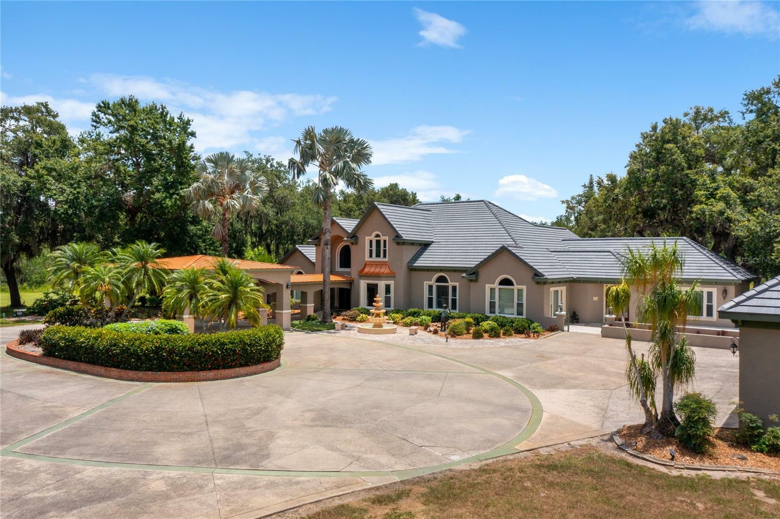 Property Photo: 11450 Nellie Oaks Bend FL 34711