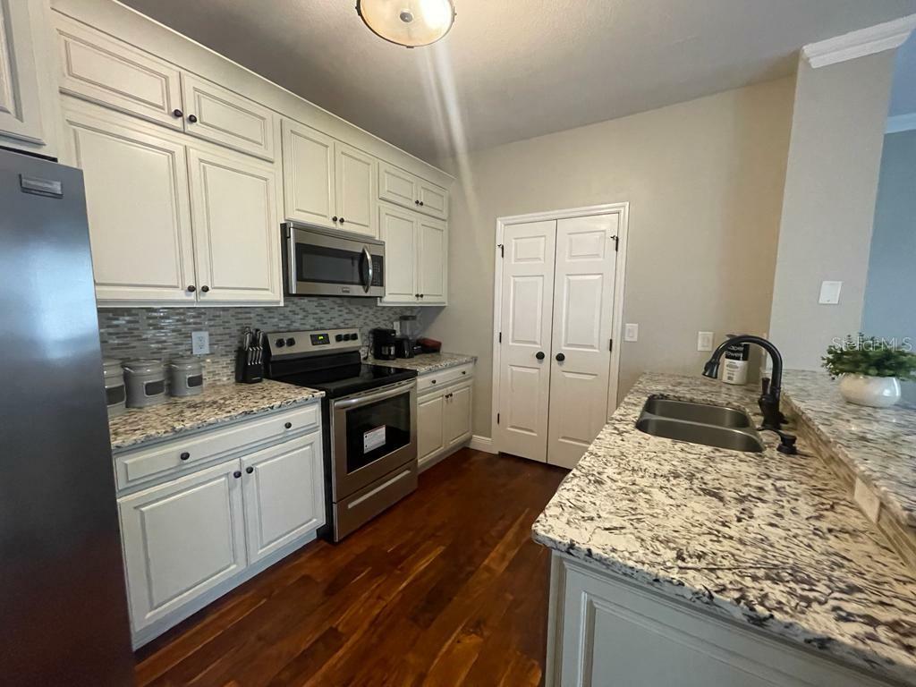 Property Photo: 427 Water Street FL 34747