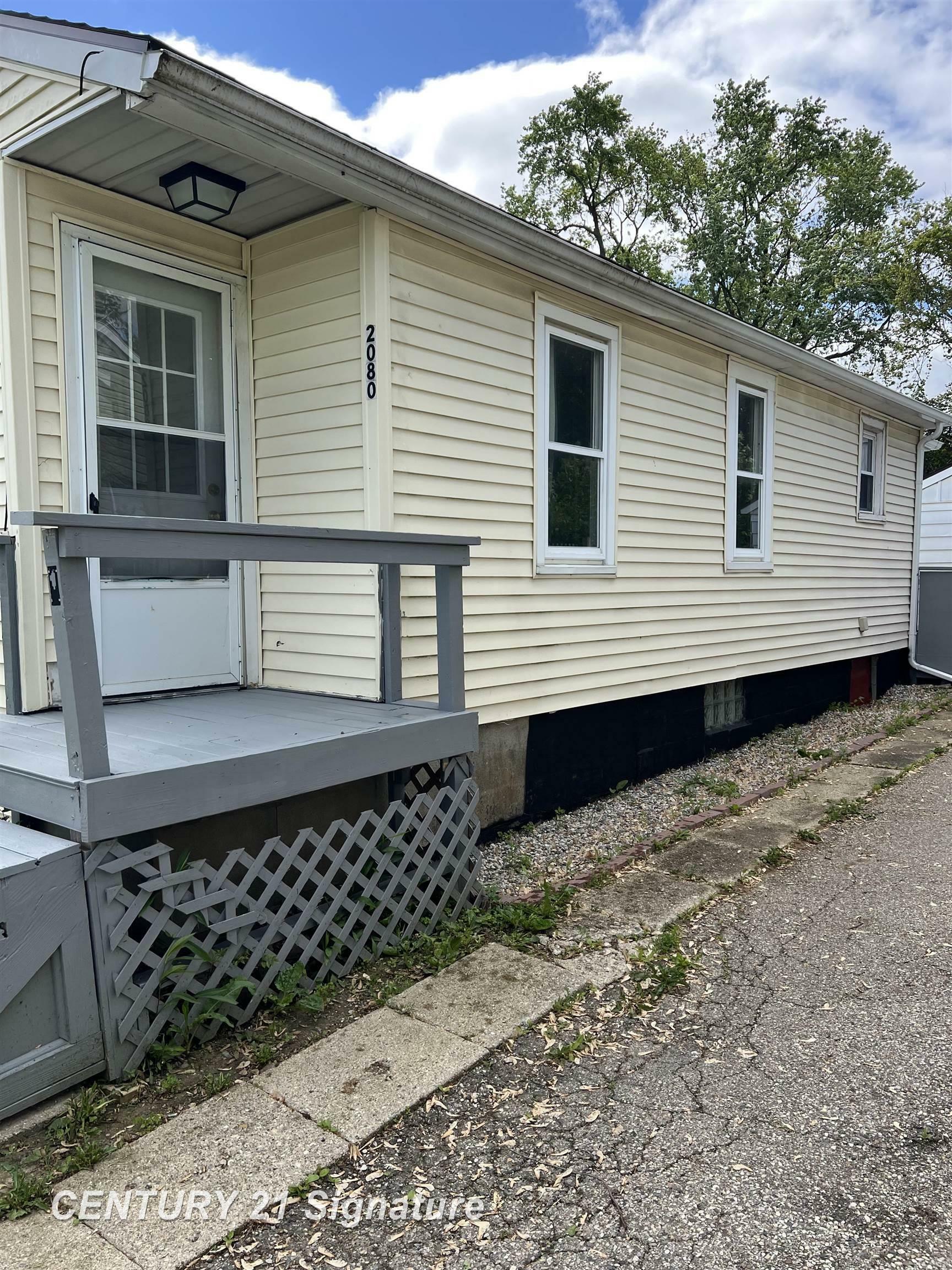 Property Photo: 2080 E Schumacher Street MI 48529