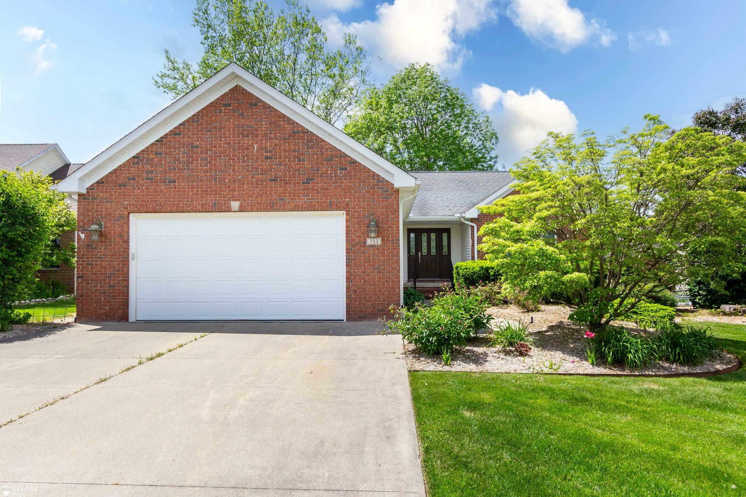 Property Photo: 353 Golfside Drive MI 48446