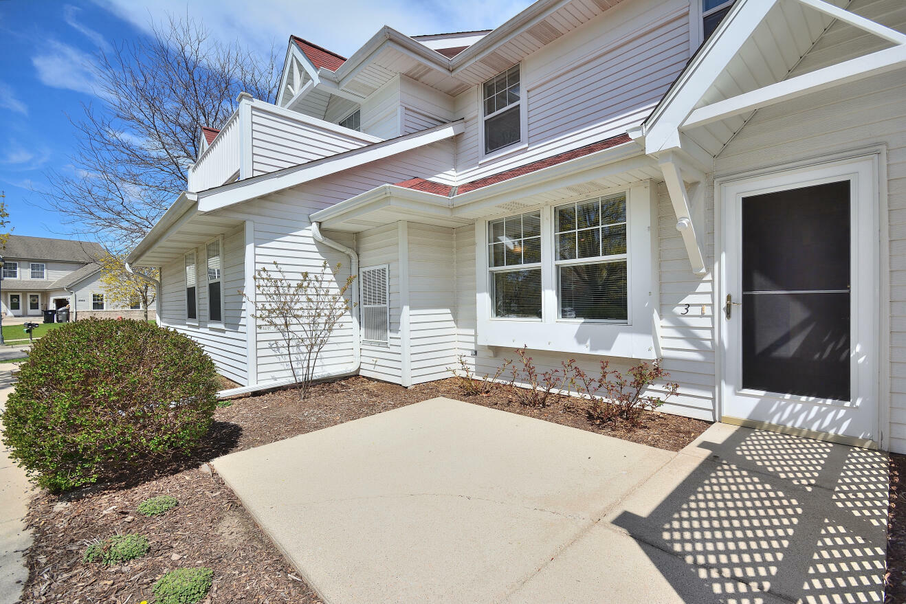 Property Photo: 5970 S Crosswinds Dr 3 WI 53110