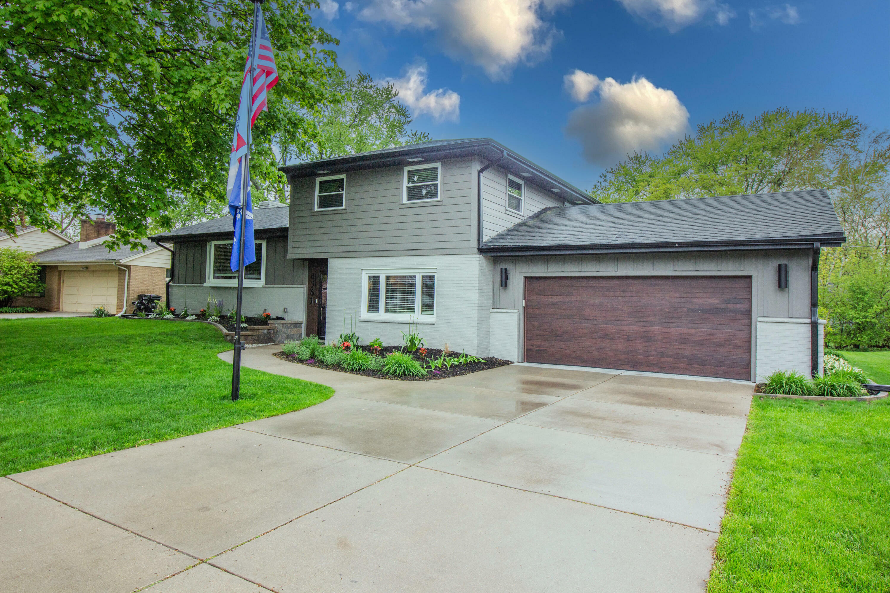 8561 N Greenvale Rd  Bayside WI 53217 photo