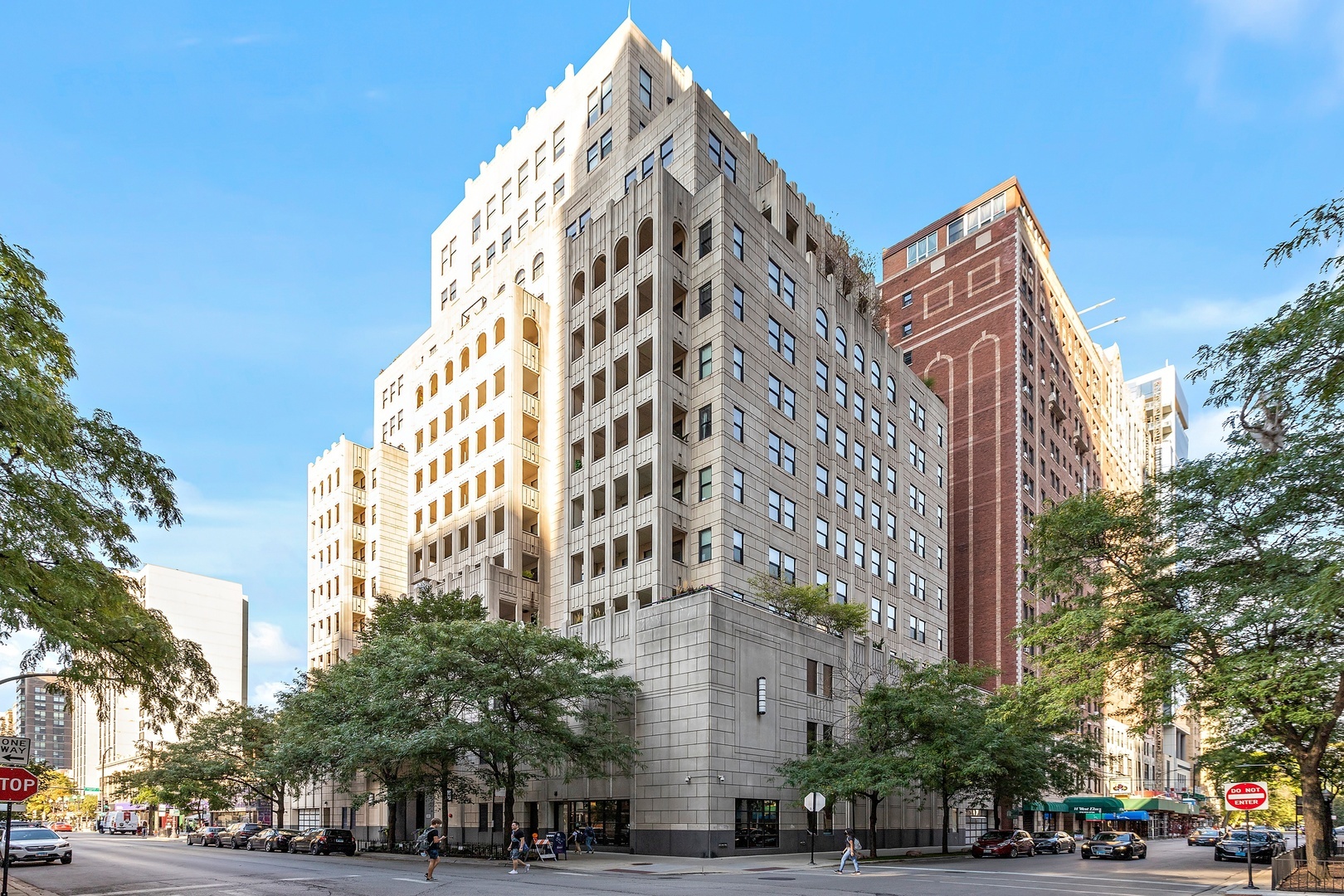 Property Photo: 1155 N Dearborn Street 1301 IL 60610