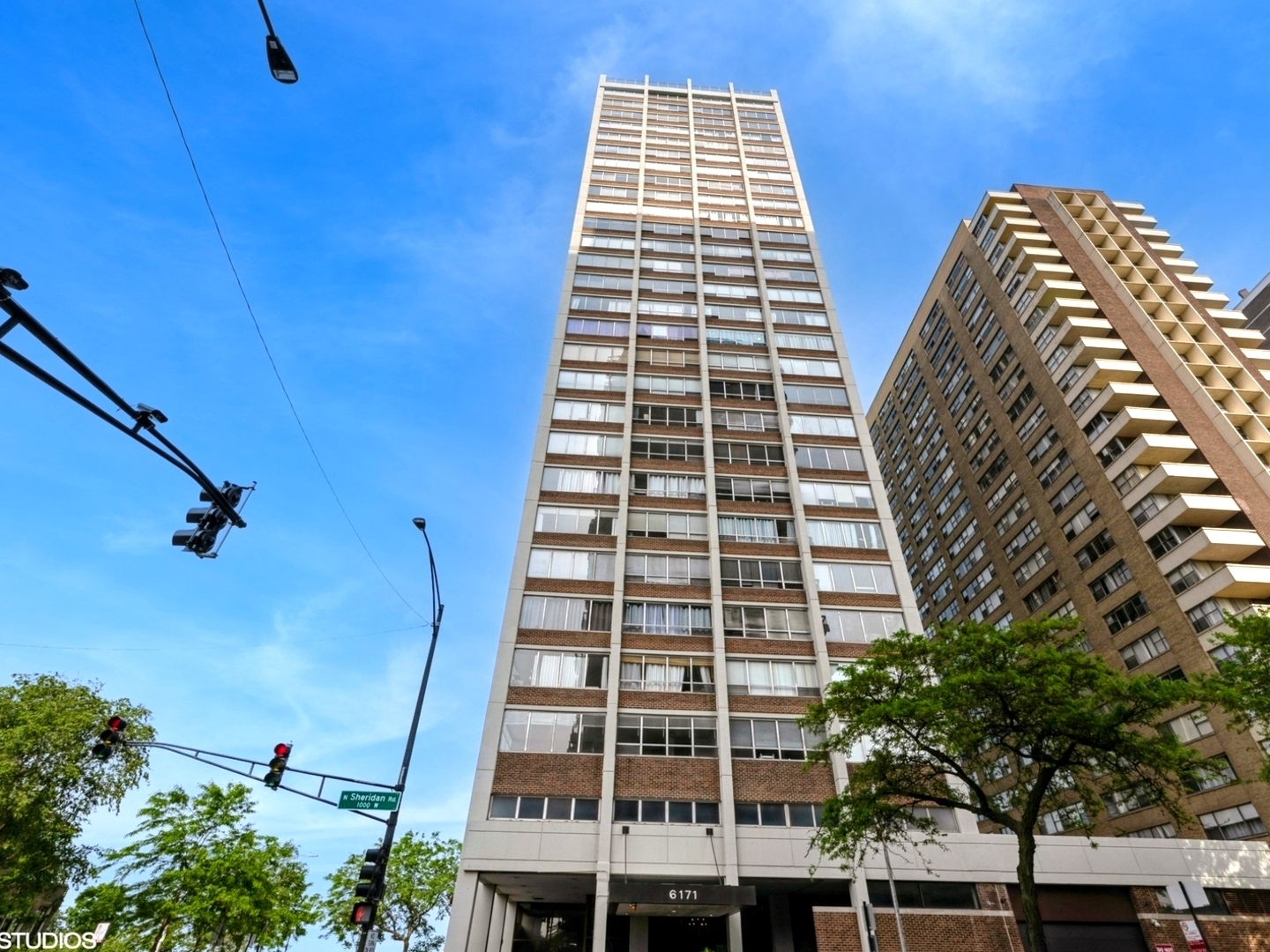 Property Photo: 6171 N Sheridan Road 2809 IL 60660