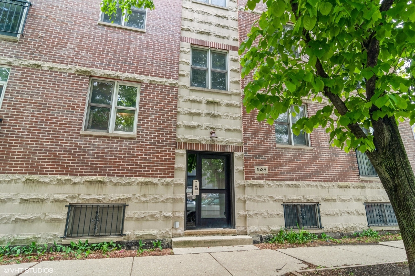 Property Photo: 1535 W Ohio Street 2 IL 60642