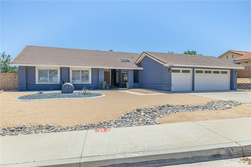 Property Photo:  41438 Almond Avenue  CA 93551 