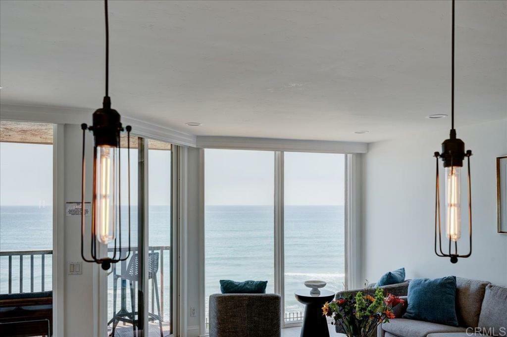 Property Photo:  190 Del Mar Shores Terrace 24  CA 92075 