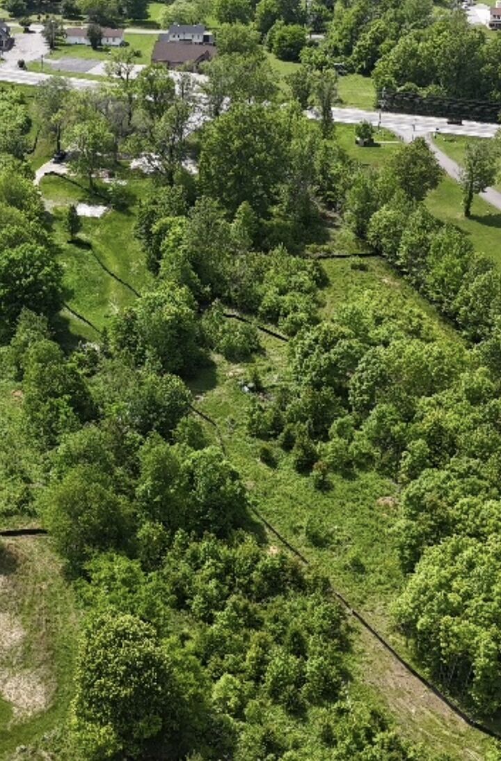 Property Photo: 2724 Highway 31 W TN 37188