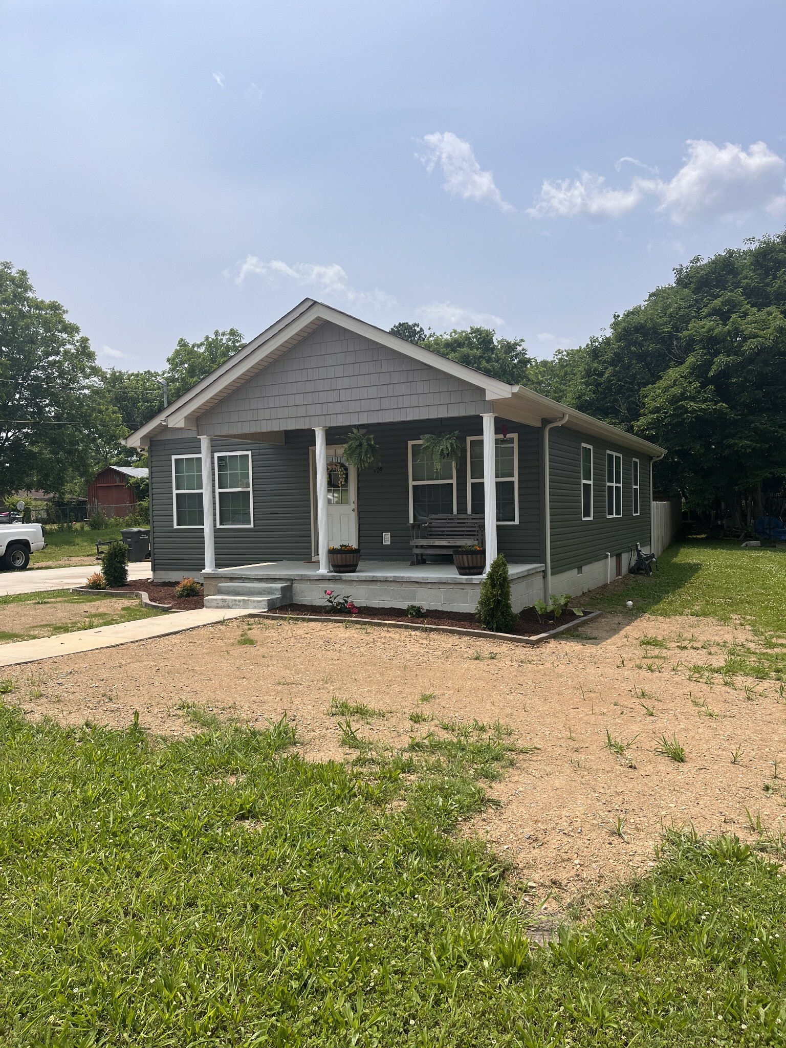 Property Photo: 409 Kiwanis Ave TN 37334