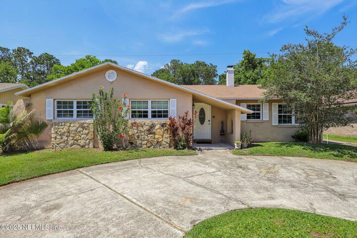 4033 Lazy Hollow Lane N  Jacksonville FL 32257 photo