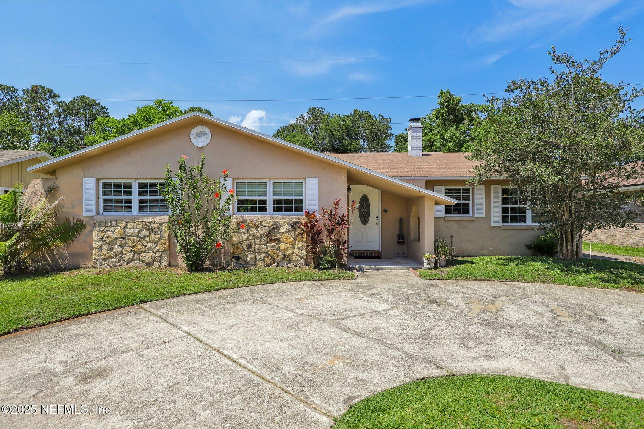 Property Photo: 4033 Lazy Hollow Lane N FL 32257