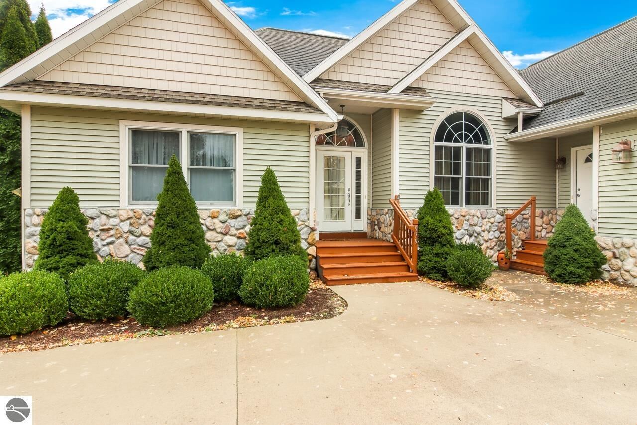 Property Photo: 979 South Ridge Court MI 49696