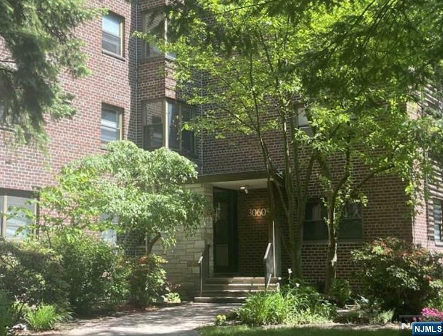 Property Photo:  3060 Edwin 1A  NJ 07024 