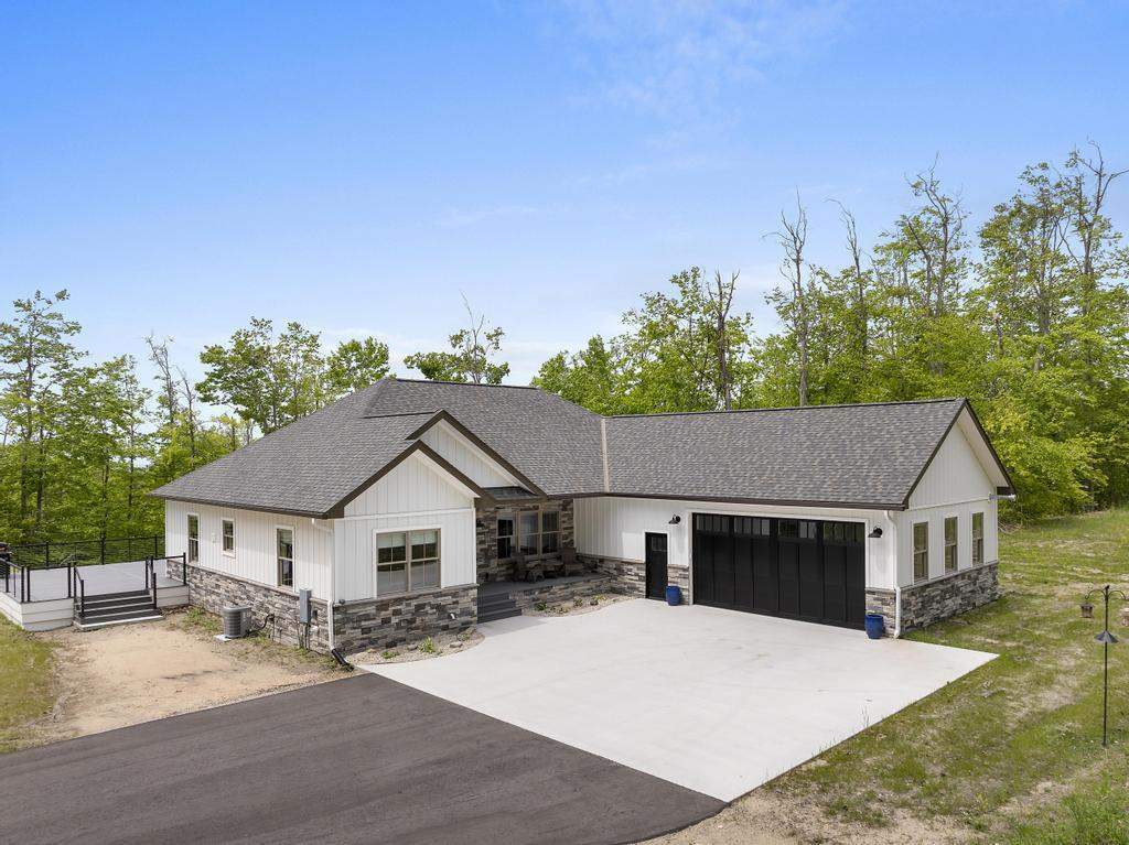 7524 Stutsmanville  Harbor Springs MI 49740 photo