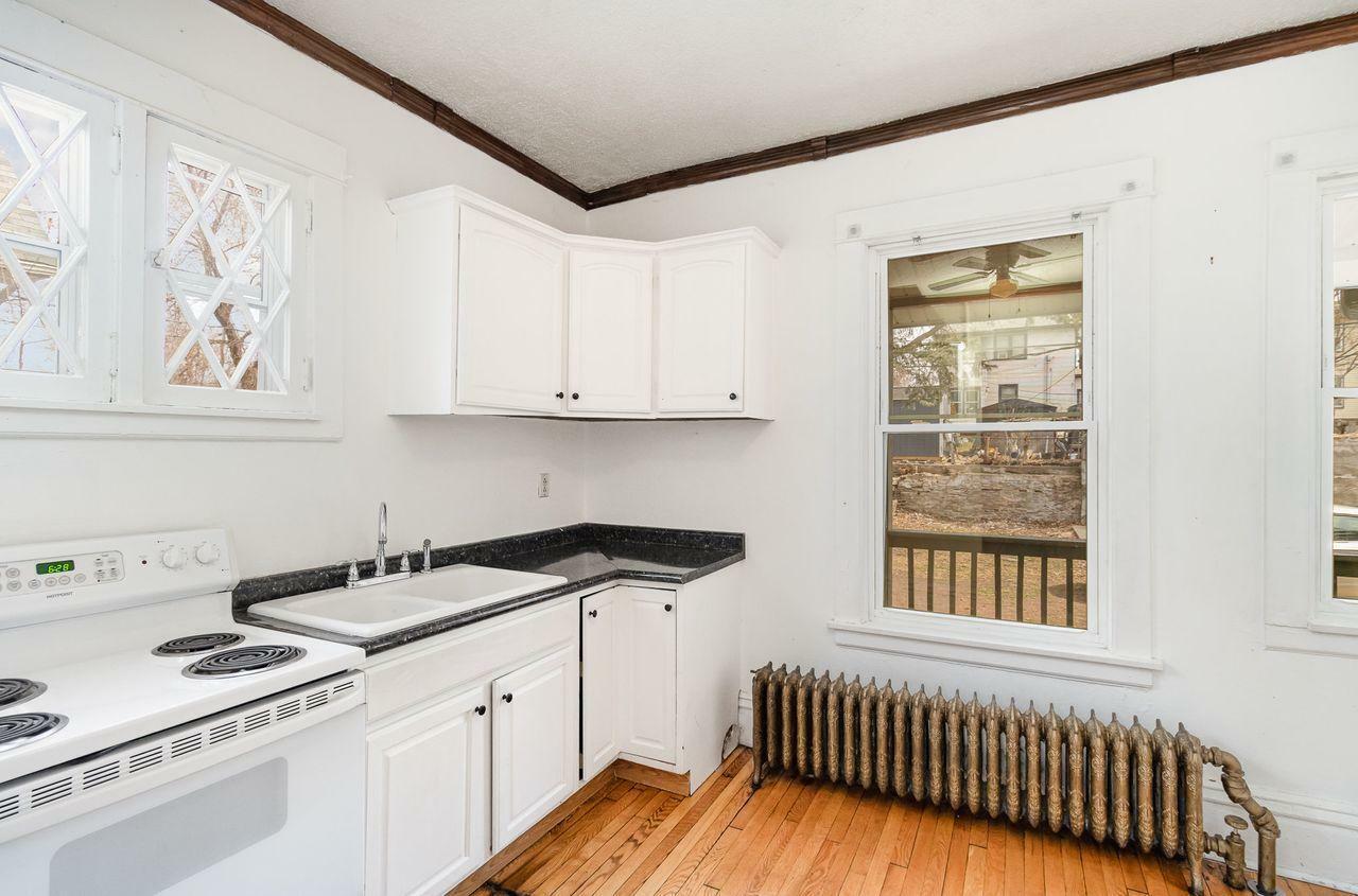 Property Photo:  914 Arkwright Street  MN 55130 