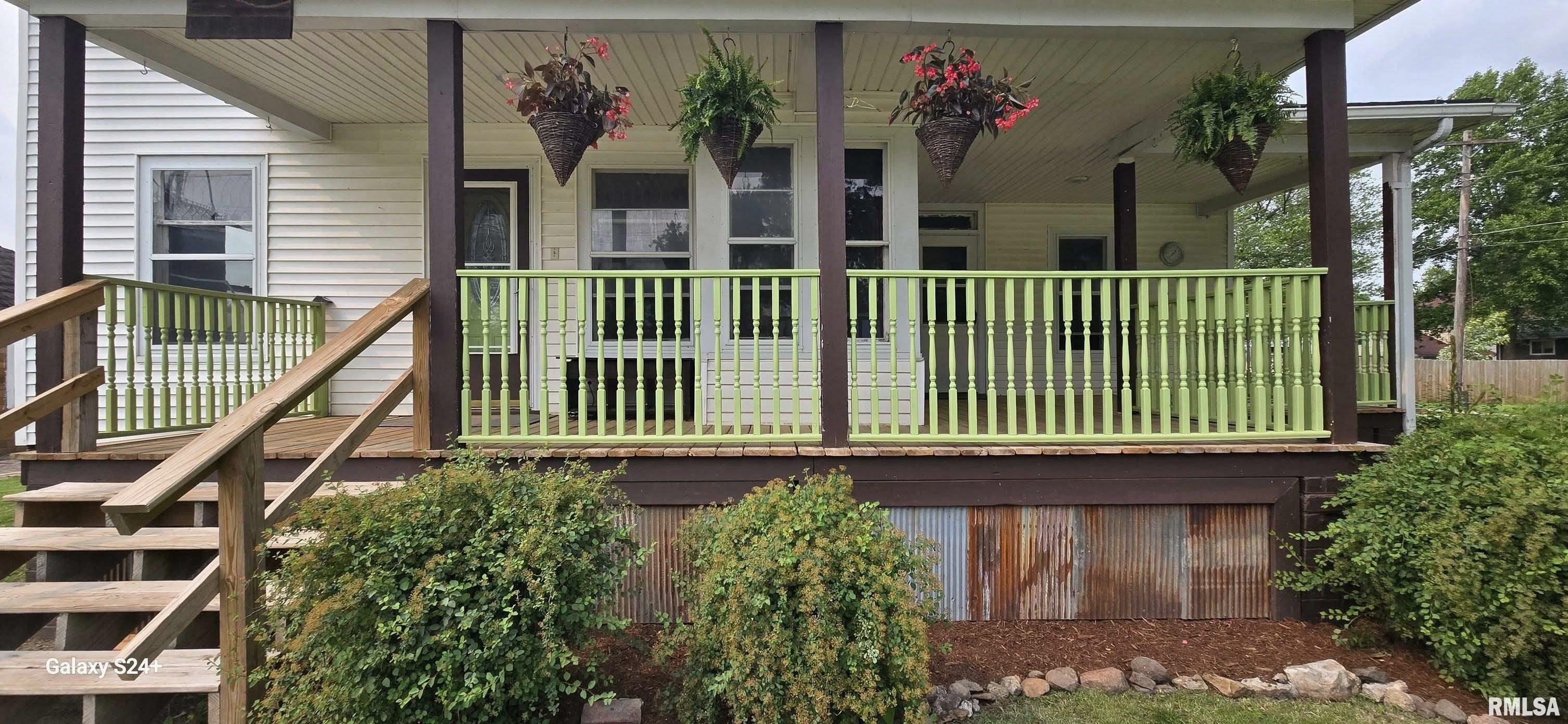 Property Photo:  106 Walnut Street  IL 61415 