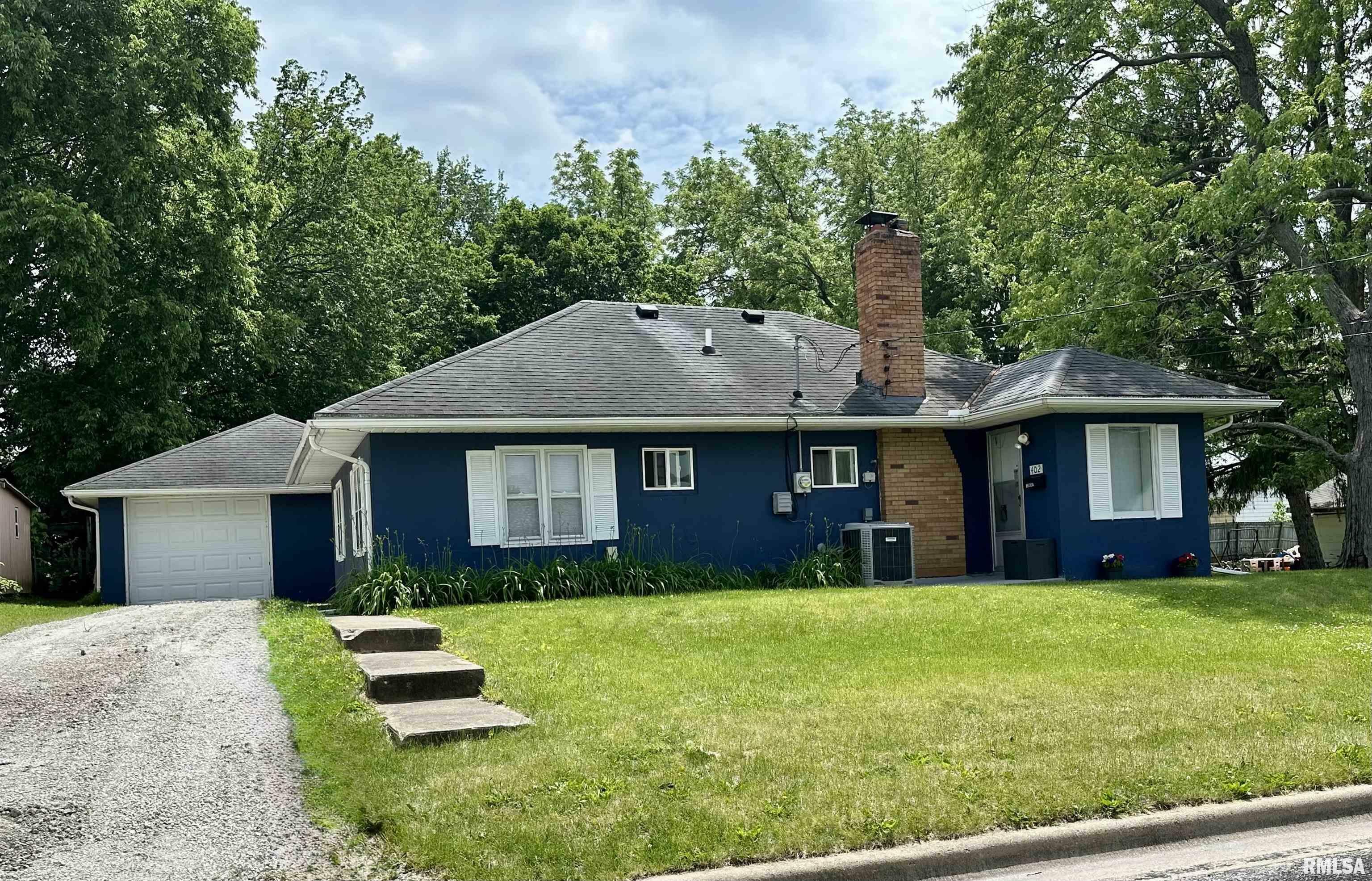 Property Photo: 402 W Tower Street IL 61530