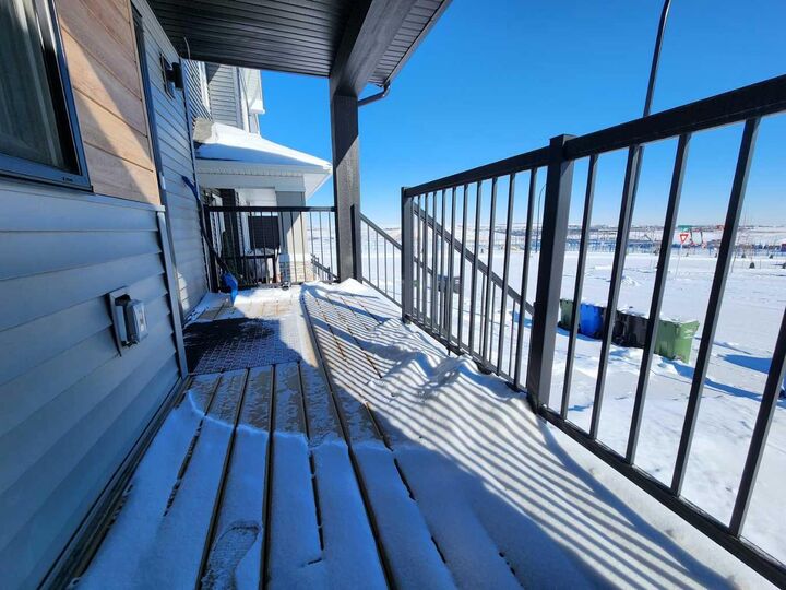 Property Photo:  99 Edith Passage NW  AB T3R 2B5 